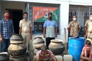 excise-department-seized-180-liter-liquor-in-bhanjanagar