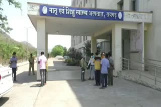 family-uproar-in-hospital-after-woman-death-during-treatment-of-corona-in-raigarh