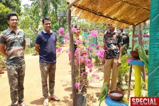 চাদিফাটা রোদ, তৃষ্ণার্ত পাখিদের গলা ভেজাতে জলছত্র রেঞ্জ অফিসারের