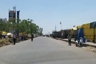 Farmers opend one way road Singhu border