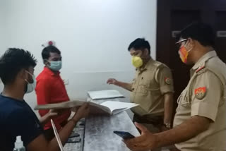 noida police checking hotels to follow corona guidelines