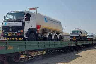 Oxygen Express  COVID-19 crisis  shortage of oxygen  liquid medical oxygen  Indian Railways  Delhi Government  LMO  ഓക്സിജന്‍ എക്‌സ്പ്രസ്'  കൊവിഡ് പ്രതിസന്ധിയിൽ ആശ്വാസമായി 'ഓക്സിജന്‍ എക്‌സ്പ്രസ്'  ന്യൂഡൽഹി  കൊവിഡ്