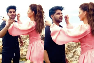 'Paise katlo' says Guru Randhawa as makeup artist Urvashi Rautela goofs up his makeup