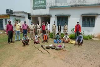 six-accused-arrested-for-hunting-wild-boar-in-balrampur