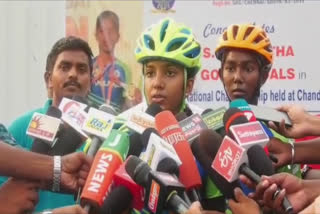 மூன்று தங்க பதக்கம் வென்ற 6ஆம் வகுப்பு மாணவி, ROLLER SKATING NATIONAL LEVEL CHAMPION LAKSHITHA , லக்க்ஷிதா, ரோலர் ஸ்கேட்டிங்