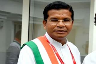 chhattisgarh-congress-president-mohan-markam-targeted-the-central-government-over-the-corona-vaccine