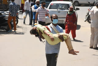 person-did-not-even-get-an-ambulance-for-his-wife-at-faridabad