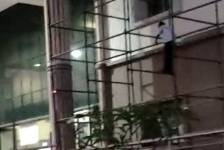 Young man climbs hospital building to bid goodbye to mother who died of Covid-19