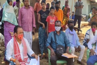 Jamtara mla irfan ansari met family members of kidnapped tribal girl