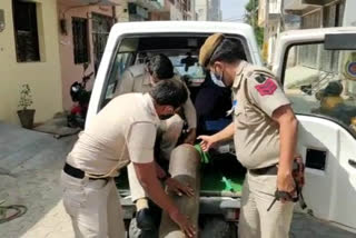 Police saved the life of an elderly person by providing oxygen cylinders