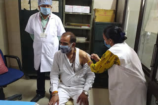 MP Ramesh Bidhuri gets covid Shield Vaccine