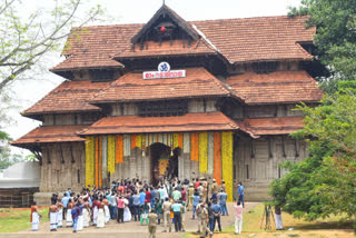 തന്ത്രിക്ക് കൊവിഡ്  വടക്കും നാഥ ക്ഷേത്രം അടച്ചു  തൃശൂർ വടക്കുംനാഥ ക്ഷേത്രം  Vadakkunnatha temple  tantri tested covid positive  Vadakkunnatha temple closed