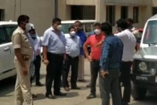 dhanbad deputy commissioner inspected sadar hospital