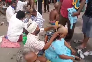 devotees tonsure in vagai river on the eve of kallazhagar landing