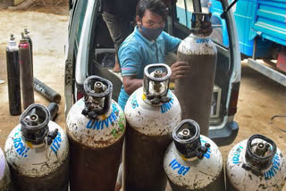 Shoaib Iqbal start free oxygen refill facility