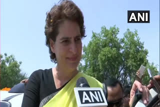 Government has failed us all  people are struggling  gasping for breath in COVID-19 situation: Priyanka  പ്രിയങ്ക ഗാന്ധി വാർത്ത  കേന്ദ്രത്തിനെതിരെ പ്രിയങ്ക ഗാന്ധി  ഇന്ത്യ കൊവിഡ് വ്യാപനം