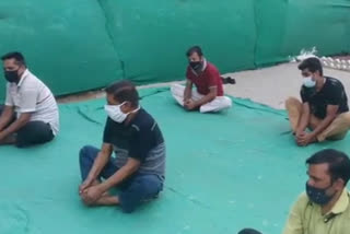 policemen doing yoga at hatpiplya