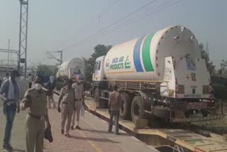 oxygen express train reached in mandideep railway station raisen