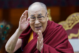 तिब्बती धर्मगुरु दलाई लामा
