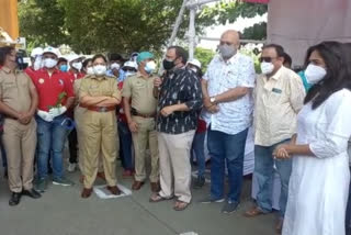 Marathi artists came on the street