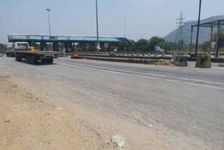 Bangalore-tumkur highway closed for enforced curfew