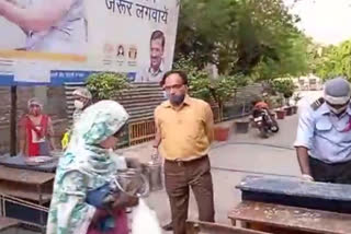 BJP MLA Anil Vajpayee inspected food distribution by delhi government