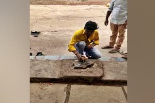 A young man prayed god for RCB Victory