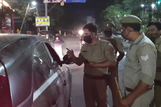 police strict against those who do not wear masks in ghaziabad