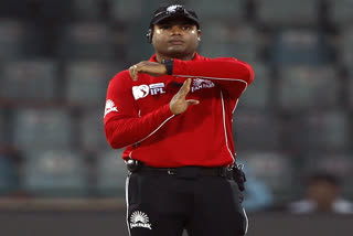 Umpire Nitin menon left the IPL bio bubble