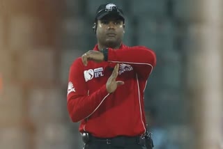 Umpire Nitin Menon withdraw from IPL after COVID cases in family