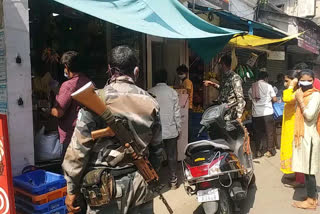 police-closed-shops-in-jamshedpur