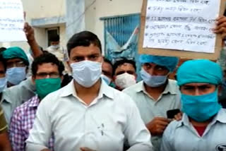 services-disrupted-at-egra-hospital-for-workers-protest-in-east-medinipur