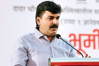 MP Rahul Shewale said that vaccination could not start from May 1 in Mumbai