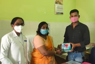 Jitendra Sahu donated 10 vaporizer machines to covid Hospital