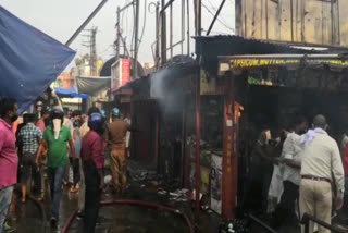 fire-caught-in-sakchi-market