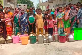 womens-were-strike-for-drinking-water- in Balangir