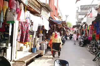 up_ali_famous_amir_nisha_market_shopkeepers_upset_02_pck_7206466