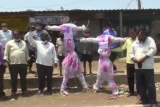 Umesh katti fans who make a mock funeral DK Shivkumar and HDK in chikkodi