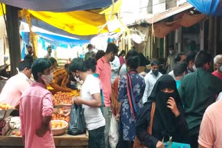 Crowd at Gandhi Bazaar in Shimoga