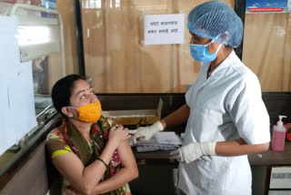 vaccination centers was closed in pune