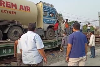 Medical oxygen from Ranchi leaves for Lucknow