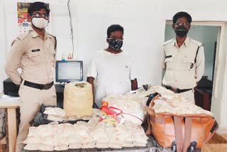 durg-police-arrested-accused-for-smuggling-liquor-and-hemp