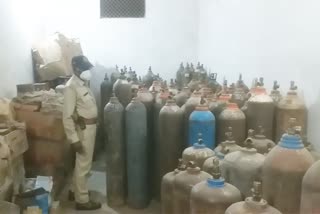 400 oxygen cylinders seized from private warehouse