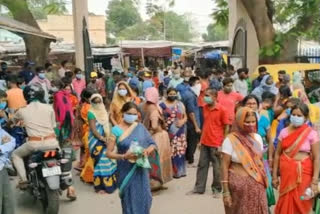 Villagers besiege the police station in Ranchi