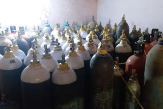 MP: Around 400 oxygen cylinder being seized from private godown