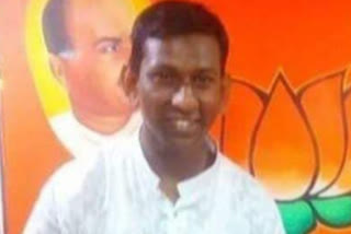 Trinamool is accused of beating BJP activist Abhijit Sarkar in ward 30 of Beleghata in Kolkata.