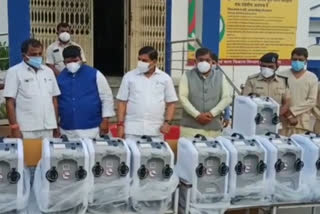 Civil hospital gets 10 oxygen concentrators