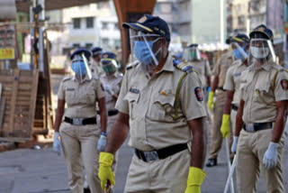 3725 corona positive Police begin treatment In maharashtra