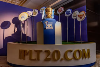 ipl 2021, Corona has also stepped into the IPL bio-bubble, which is considered to be the safest.