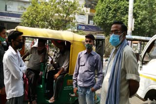 auto drivers facing problem due to lockdown